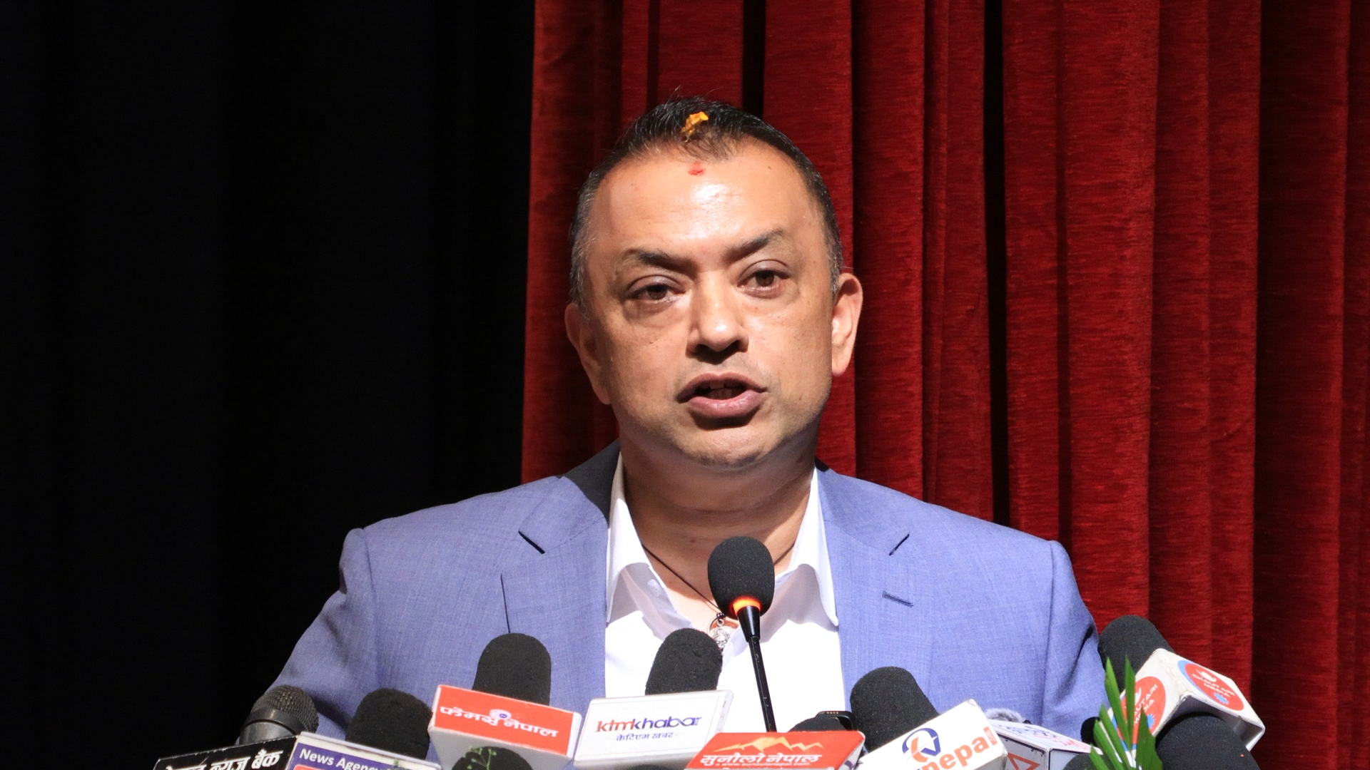 सरकारले विधिको बाटो छोडेर डोजरको बाटो किन रोज्यो: गगन थापा