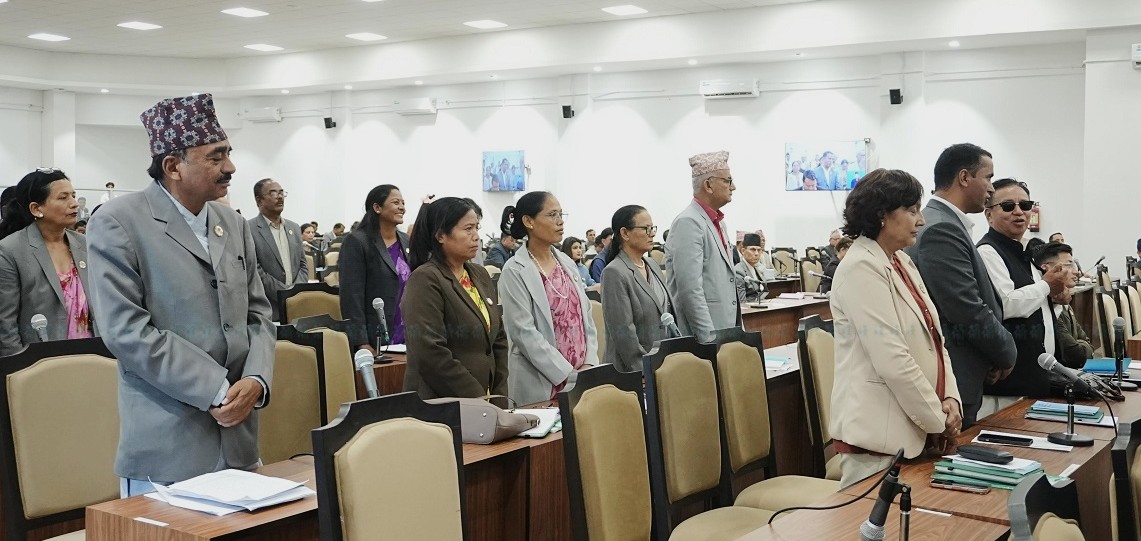 प्रधानमन्त्री घेर्ने विपक्षीको रणनीति: प्रश्नोत्तरको माग गर्दै संसद ठप्प, १५ मिनेटलाई बैठक स्थगित