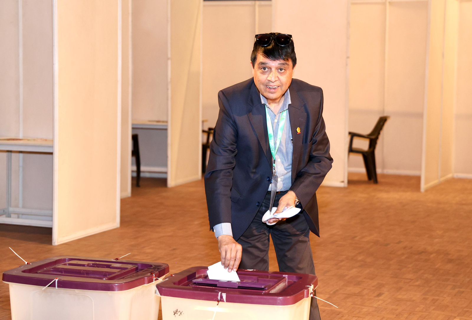 महासङ्घको चुनाव: अध्यक्ष ढकालद्वारा मतदान
