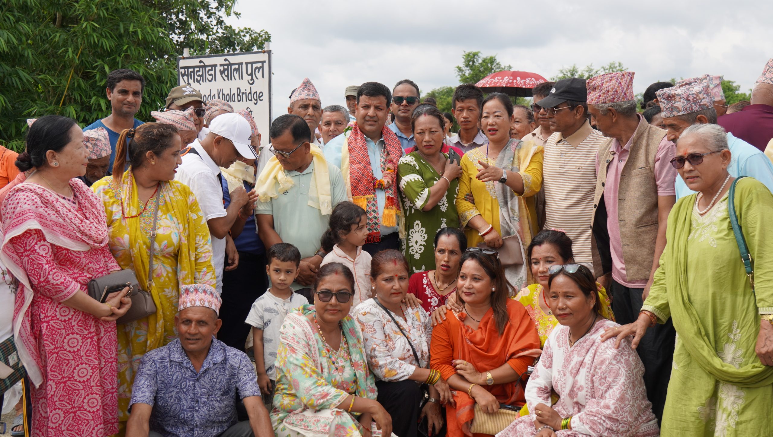 जनतासँग गरेको प्रतिबद्धता पूरा गर्दै सुनील शर्माले उद्घाटन गरे मोटरेबल पुल