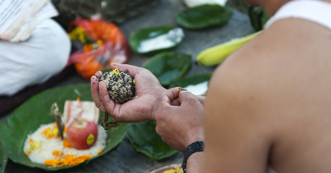 आजदेखि पितृपक्ष अर्थात सोह्रश्राद्ध सुरु, यस्तो छ शास्त्रीय विधान